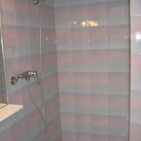 Moderno Hotel 2*