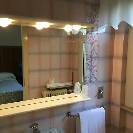 호텔 Moderno