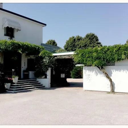 Moderno Hotel